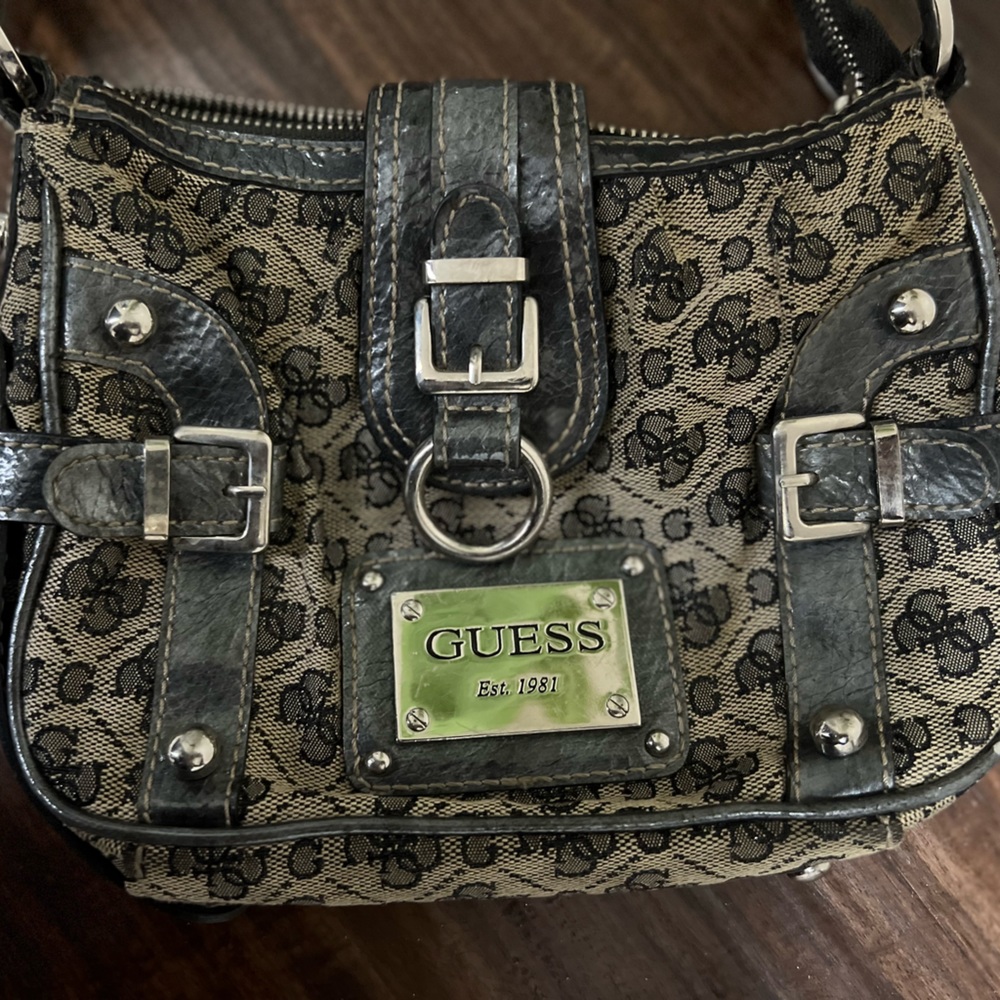 GUESS MINI PURSE - Picture 7 of 8